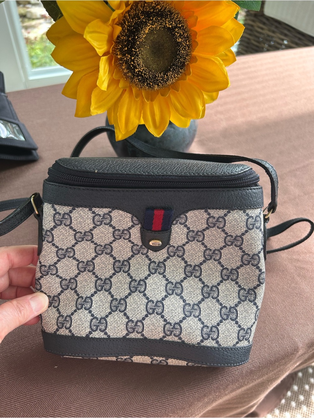 Gucci Beige GG Canvas Crossbody with navy - Picture 2 of 7